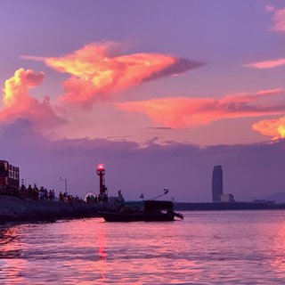 独立且清醒||又酷又温柔