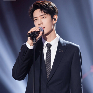 肩上扛着家的人