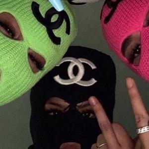 SEE WHAT IM ON (feat. HbkTez)