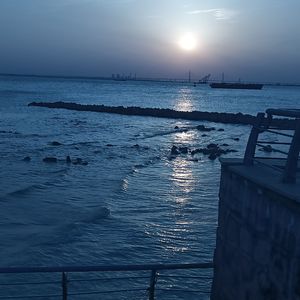 《我在原地等待你》