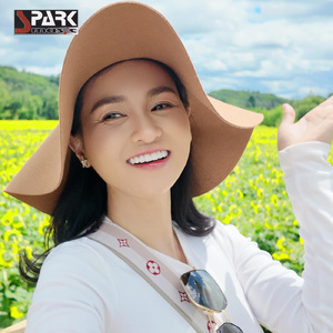 ខ្នងដៃជូតទឹកភ្នែក