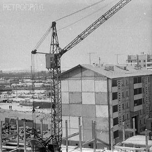 Закат Окрасил Верхушки Панельных Домов Нежно-Розовым Солнечным Светом