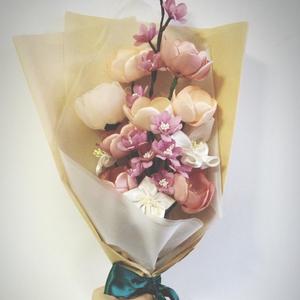 遠い記憶、花束の赤