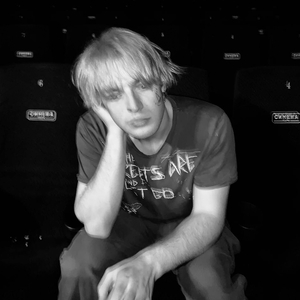 Быть собой приносит боль