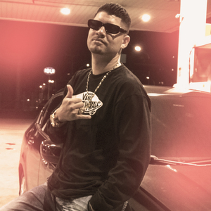 QUEM É ESSA MENINA DE VERMELHO