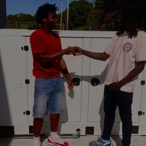 MadeMeMad (feat. HeyJ3)