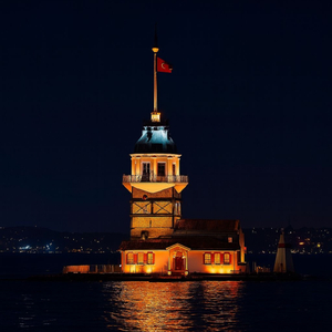 Bir Fırtına Tuttu Bizi
