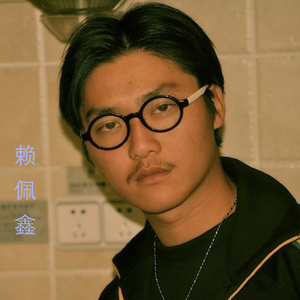 蝴蝶穿越了风雪