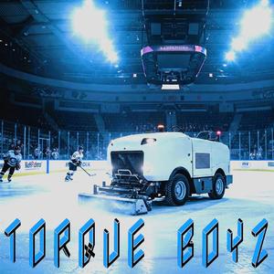 Is-Maskinen Rullar Fram i Rinken Med Motor På Gasol, Diesel eller Batteri (Zamboni Spolar och Dansar För Ice-Hockeyn Där Isen i Ishallen Blir Som Ny och Tre Kronor Är i Extas - En Härlig Boogie Woogie - Blank och Ren Nothing Else Is Even Close)