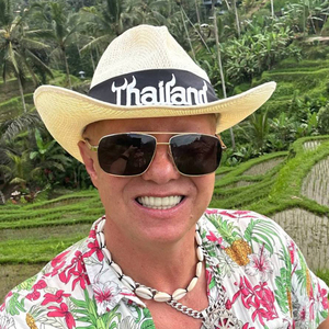 Пошел вон болван