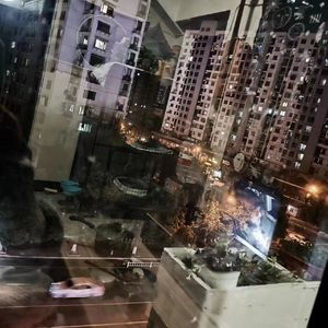 我又梦见我们在飘雪的冬夜喝迷幻金汤力抱在一起看恐怖片