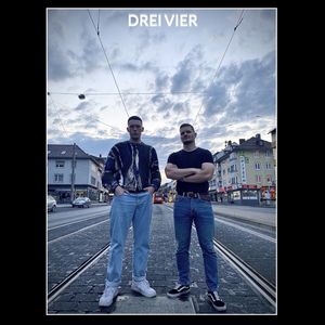 Drei Vier