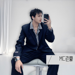 多想在平庸的生活拥抱你