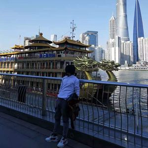 安顺的雨落在上海_翟公子_NpIG