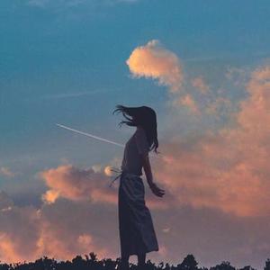 不是风动是心动