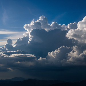 Langit Kelabu Jadi Saksi