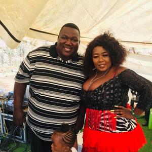 MPHEMPHE (feat. Ayanda)