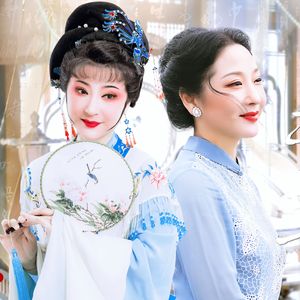 群峰于此见英华