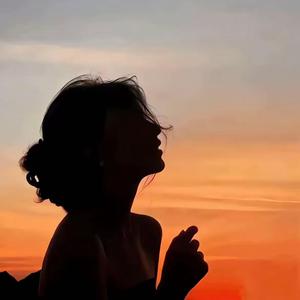 那是我日夜思念深深爱着的人