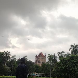 Dhinamum Pudhu Valkai