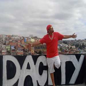 QUEM ME PROTEJE NÃO DORME