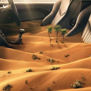 脚印在荒原写下诗行