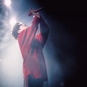 如果有一天 我帶你去聽薛之謙的演唱會 那麼你對我來說 一定很重要 因為我帶你聽的 是我的整個青春