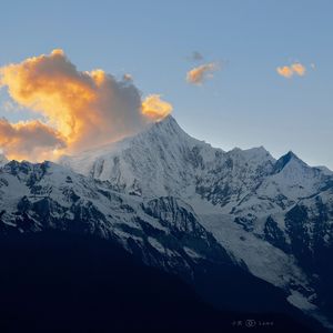 《曦影流光》中阮与钢琴