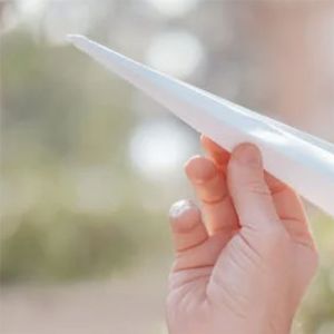 《E8r钢琴曲》小时候的纸飞机