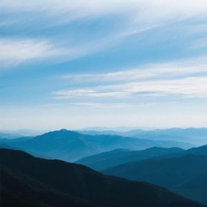 山连天际线边