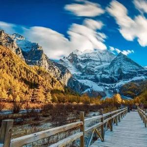 我从天上坠入到云里