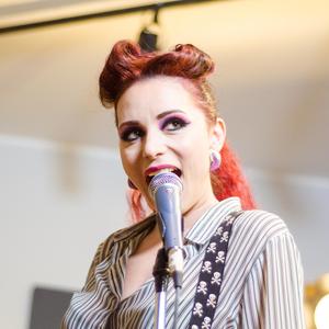 You' Wondering Now (Live Show)