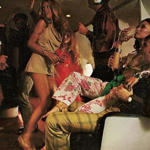 Groovy (feat. LulDraxko)