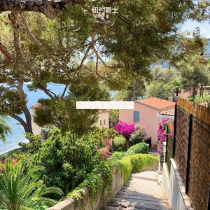 适合在家里工作丰富的音乐