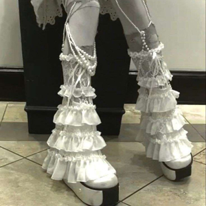 servin all the feins like they know me (feat. P.T)