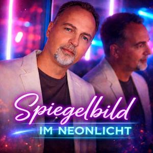 Spiegelbild im Neonlicht
