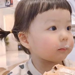 黑白的世界里，你是突然降临的惊喜