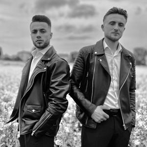 Renasc la răsărit (feat. Vlad Popa)