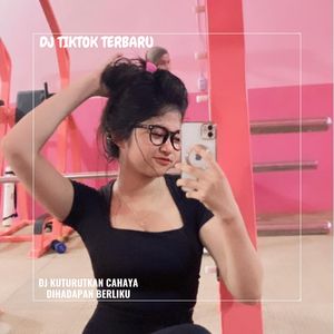 DJ KUTURUTKAN CAHAYA DIHADAPAN BERLIKU