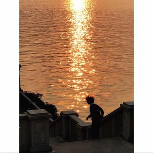 缺爱的少年不喜欢初春