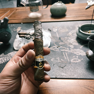 爱就烧成火 不爱就割舍