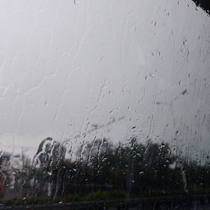 何不把悲哀感觉