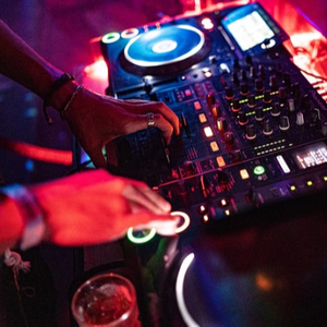 一去不回 (抖音DJ版) (翻自 迪迪)