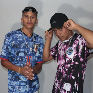 A BUNDA DELAS MOVIMENTA