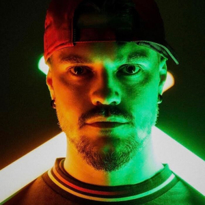E Hupa (feat. Fatjon Miftari)
