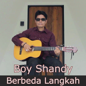 Berbeda Langkah