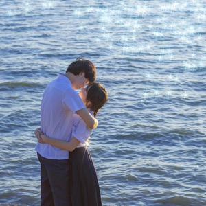 那片海的浪不会停 我对你的爱也是