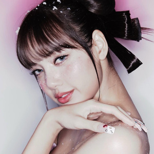 มองเธออยู่ตรงนี้--Lisa