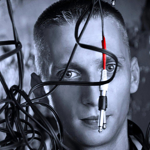 Der Bass Muss So Scheppern, Das Die Synapsen Beifall Klatschen