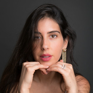 אני כאן לידך